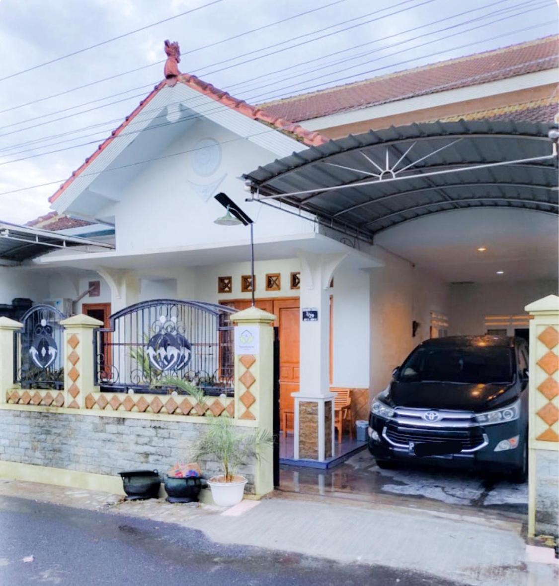 Twentynine Homestay Banyuwangi  Buitenkant foto